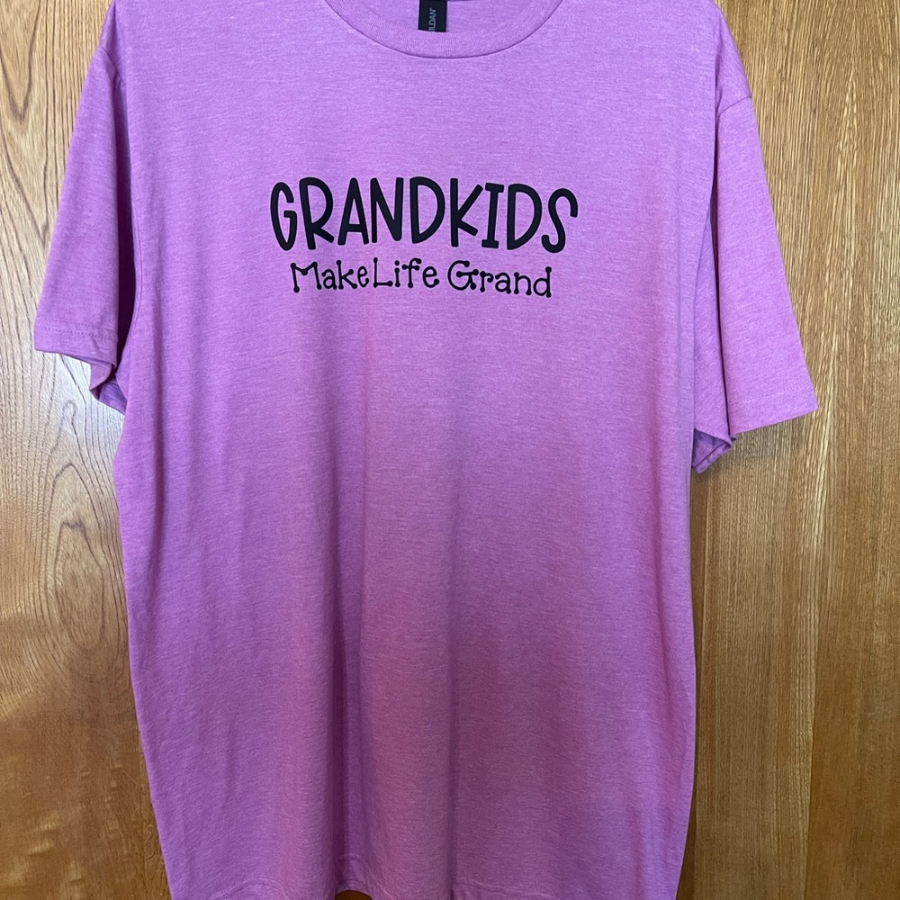 Gildan softstyle T-shirt size large color purple
